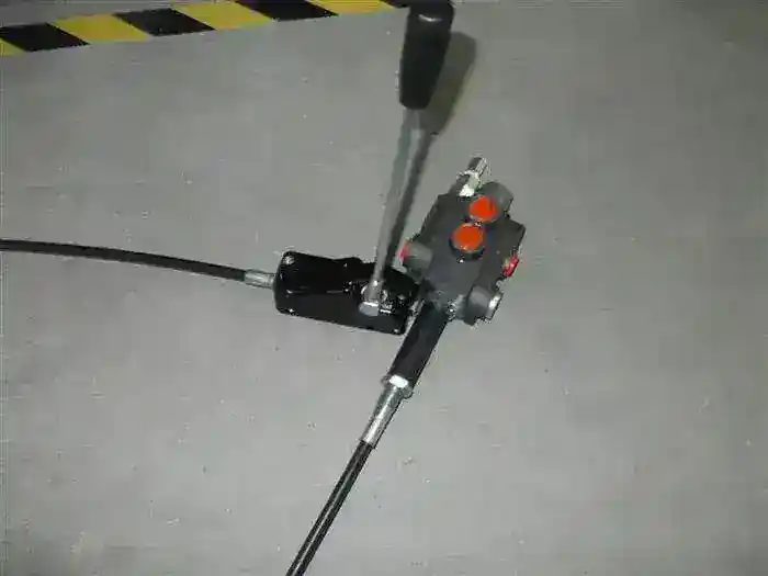 Distribuitor 1 maneta cu joystick