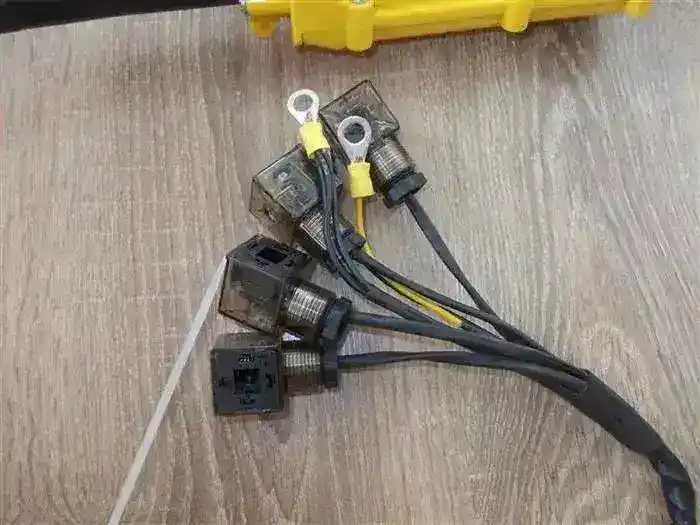 Telecomanda cu patru butoane 12-24 VDC