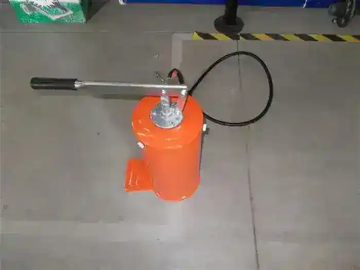 Pompa vaselina 12 kg