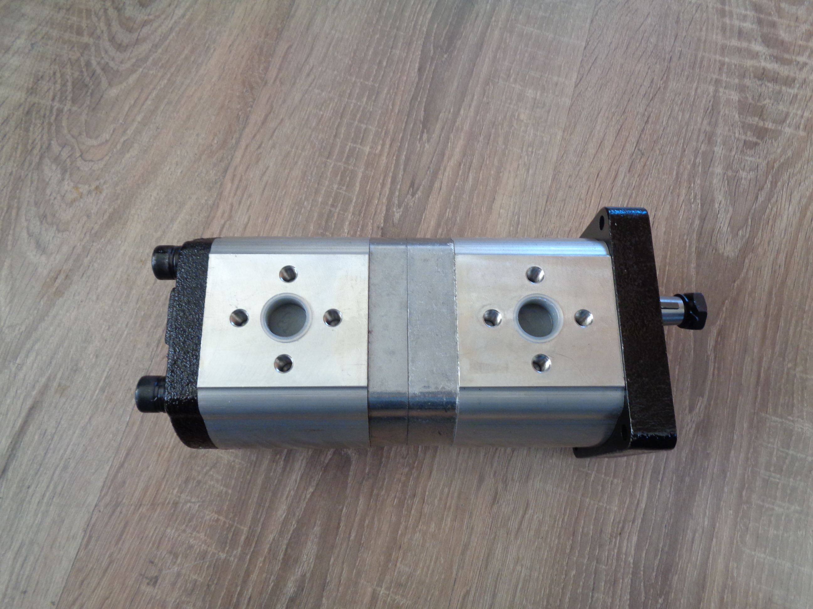Pompa hidraulica dubla sens de rotatie dreapta 22 cc + 14 cc