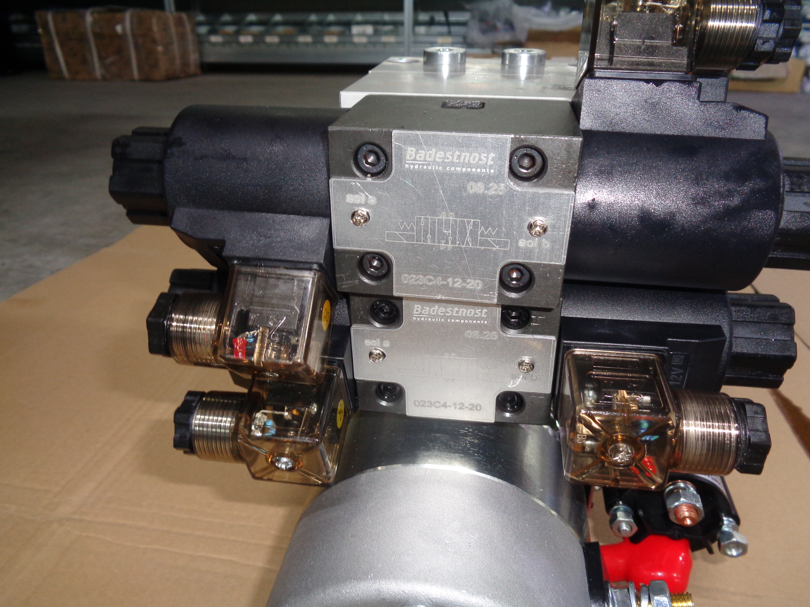Grup hidraulic -unitate hidraulica pentru pluguri de zapada - 12 v