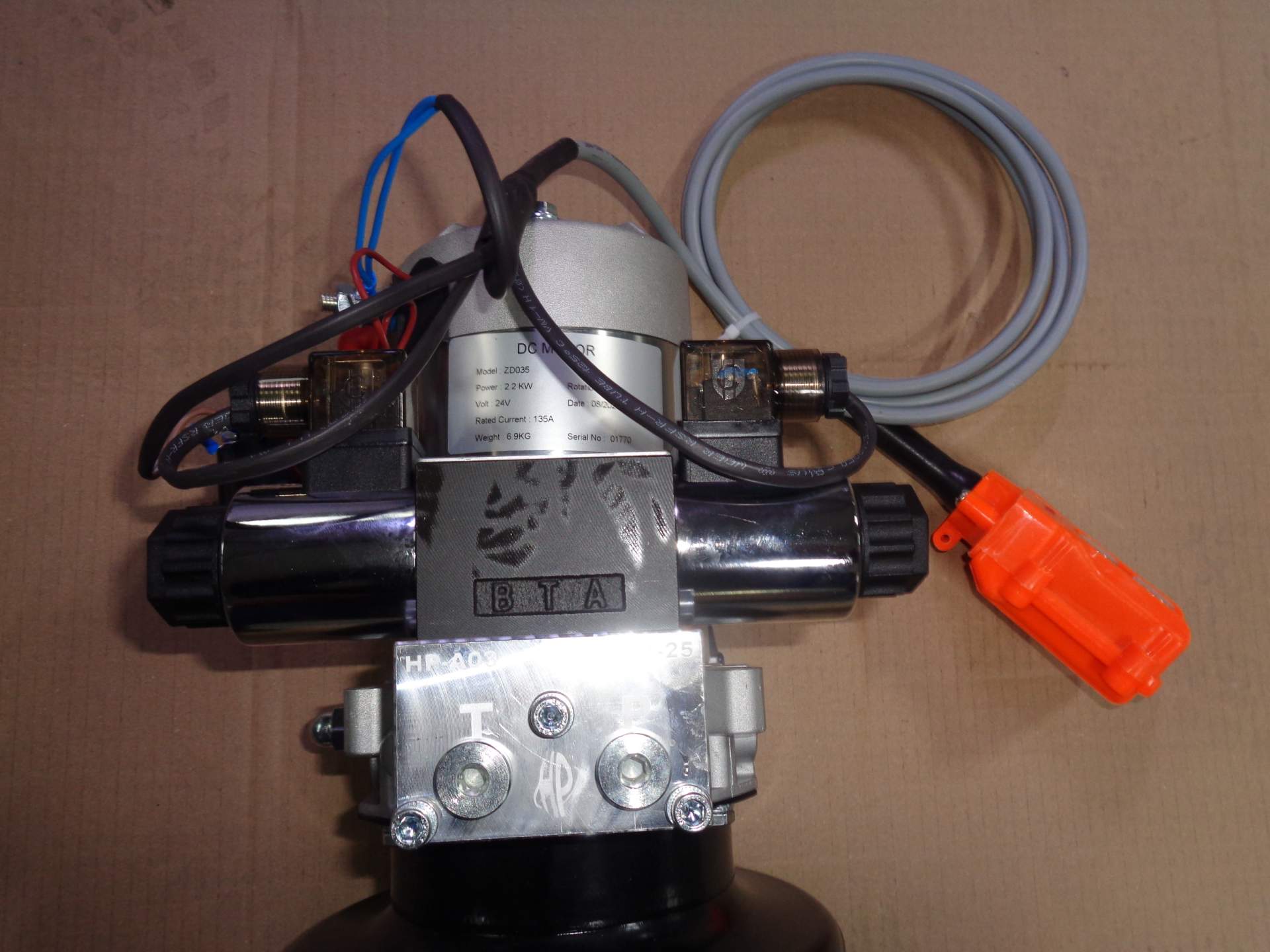 Unitate Hidraulica Dublu Sens 3,3 Litri/Minut - 24 Vdc