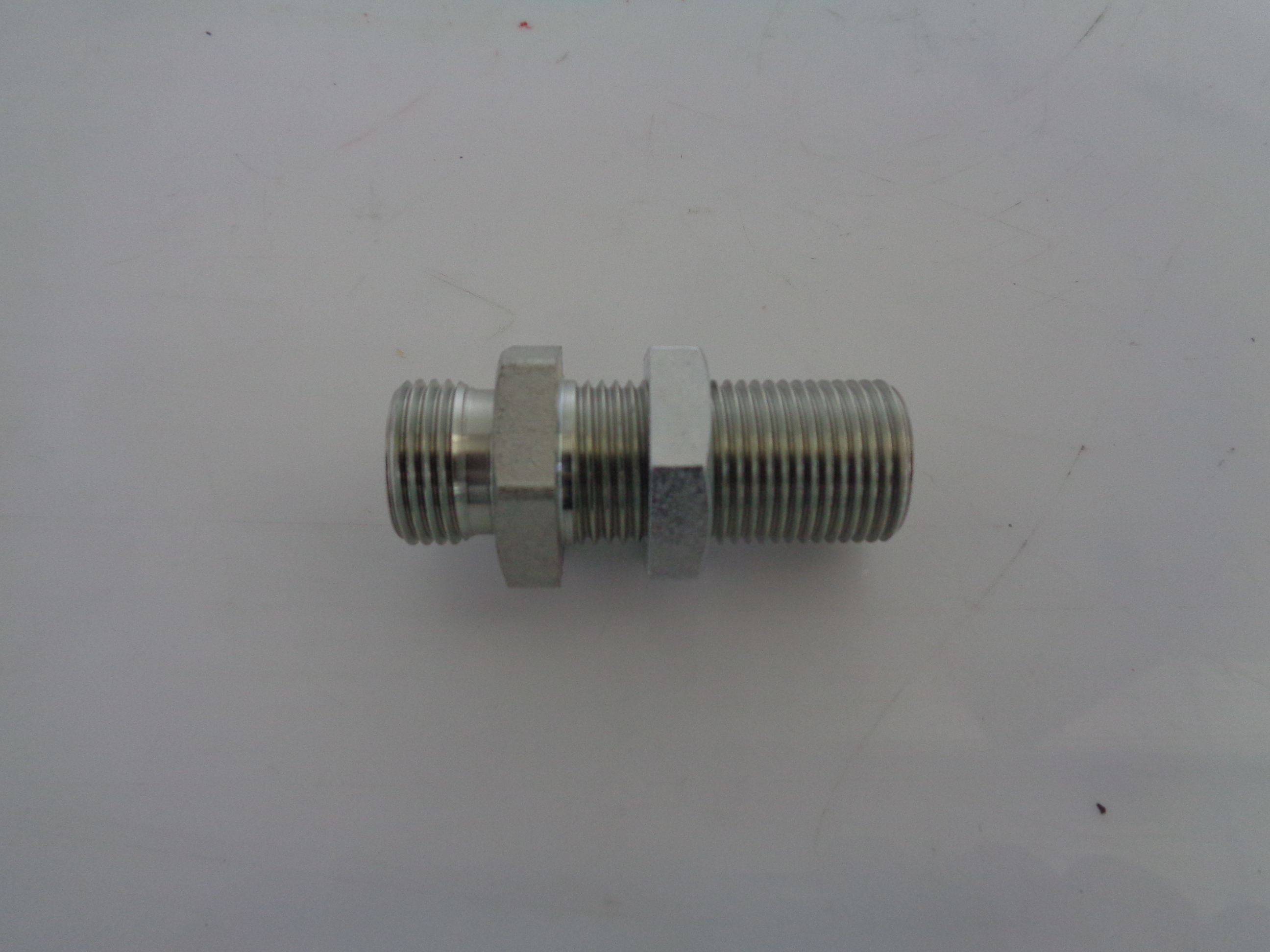 Niplu Trecere filet M18x1,5 con 24° pentru teava de 12 mm