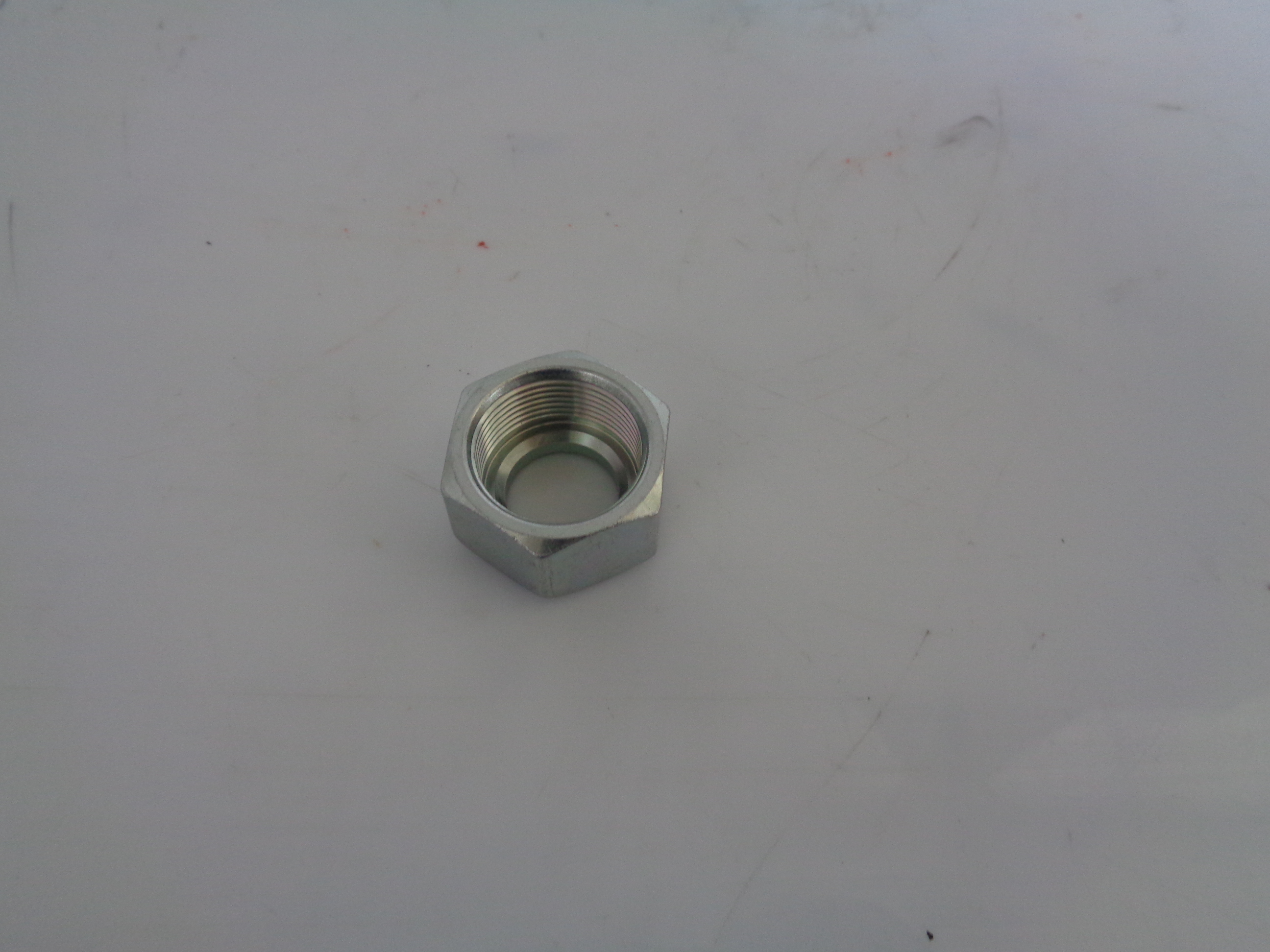 Piulita strangere M26x1,5 pentru teava hidraulica de 18 mm