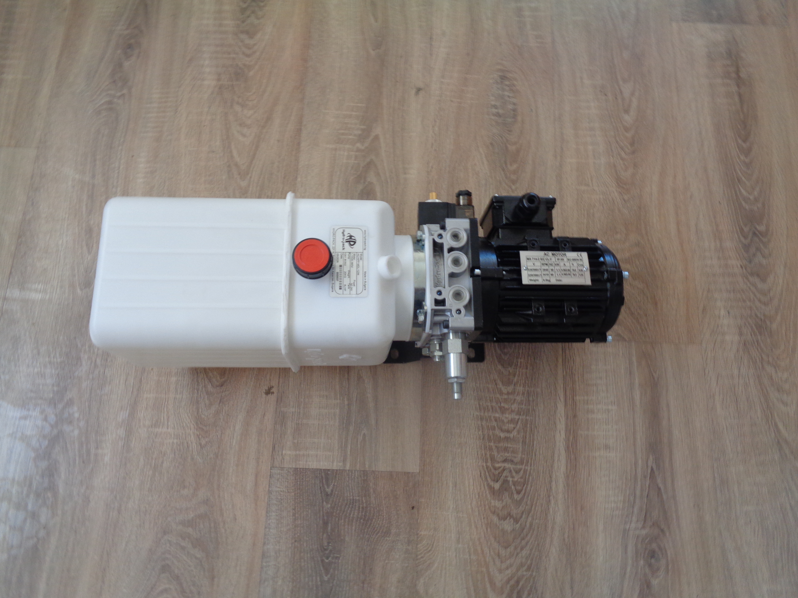 Grup hidraulic 380V 1.1 kW rezervor 6 litri  230 bar 2,8 litri/minut pentru rampe hidraulice