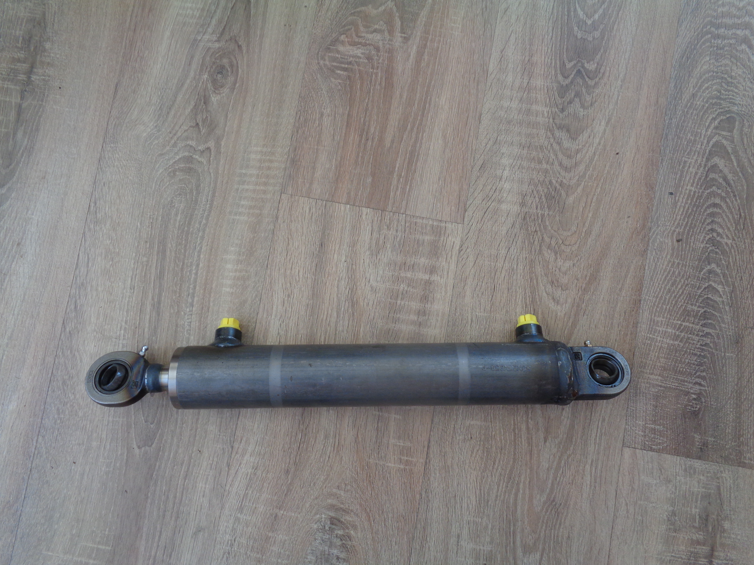Cilindru hidraulic sudat 50-25-250 directie tractor made in italia